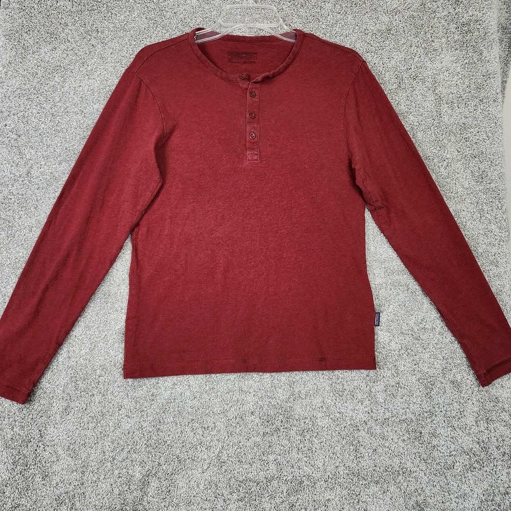 Patagonia Henley Shirt Mens XS Red Organic Cotton Long Sleeve Tagless Top